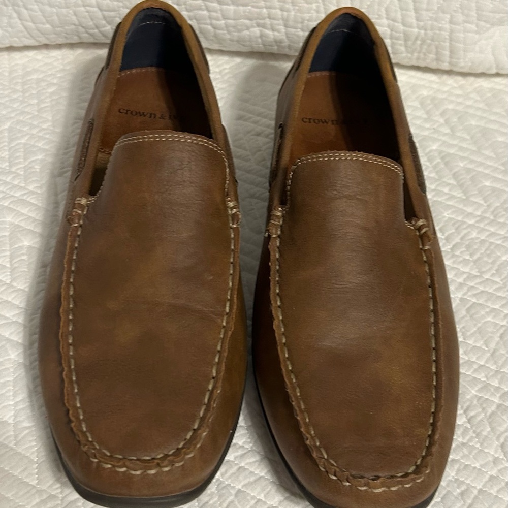 Crown & Ivy leather men’s loafers size 10‎